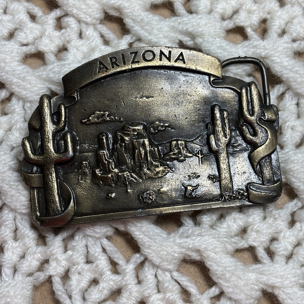 VTG Bergamot Brass Works Arizona Canyon Cactus Desert Scene Belt Buckle 1978